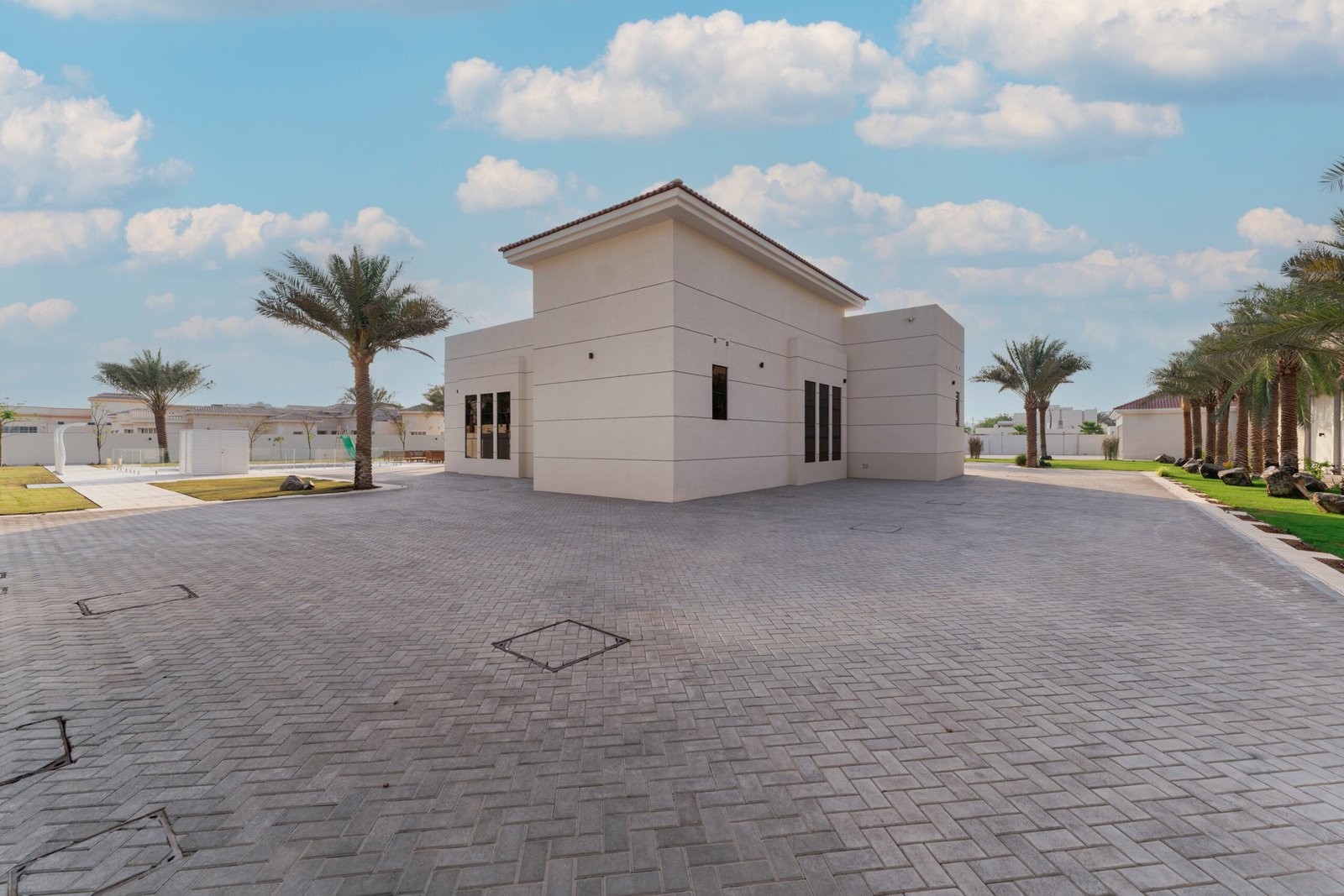 Arabian Ranches still — Entrance