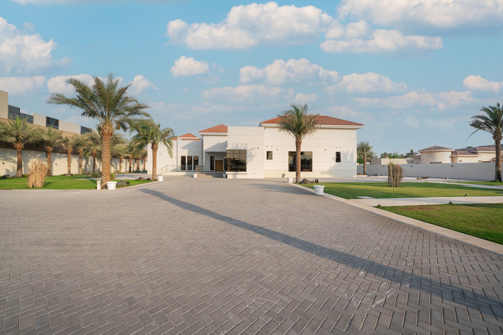 Arabian Ranches still — Facade